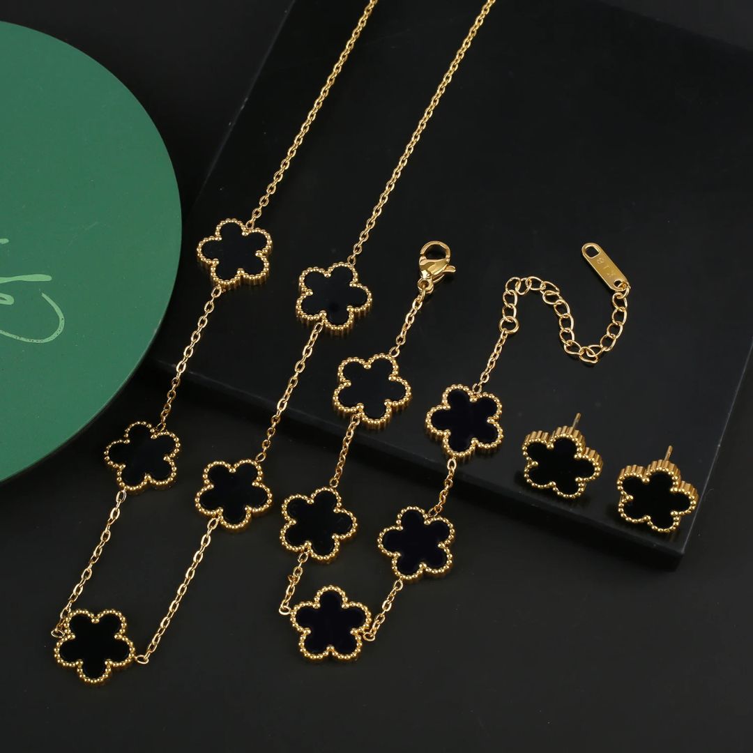 Clover Charm Jewelry Set - Melbourne Meadow